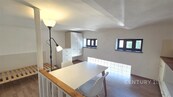 Pronájem ateliéru / kanceláře s garáží a nabíjením pro elektromobil, ul. Dělnická ve Znojmě, cena 5500 CZK / objekt / měsíc, nabízí 