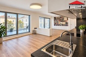 Pronájem luxusního bytu 3+kk 149,5 m2 s terasami 42,5 m2, cena 32000 CZK / objekt / měsíc, nabízí 