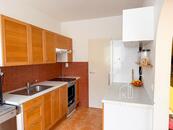 Prostorný byt 4+1 s lodžií, ideální pro rodinu v Brně, ul. Blatnická, cena 8800000 CZK / objekt, nabízí 