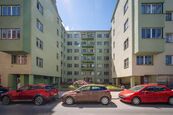 Prostorný byt 2+1 s pracovnou, balkonem (80 m), výtahem a garáží, ul. Příční, Brno-Zábrdovice, cena 8390000 CZK / objekt, nabízí 