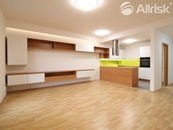 PRONÁJEM PROSTORNÉHO BYTU 2+kk 63 m2 S ŠATNOU, BALKONEM, SKLEPEM A PARKOVACÍM STÁNÍM, cena 21900 CZK / objekt / měsíc, nabízí 