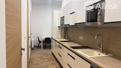 Pronájem, pokoj, 16 m2 - Brno-město - Bezpečný domov v srdci města pro studenty: Jedinečné pohodlí a multikulturní setkání!, cena 12800 CZK / objekt / měsíc, nabízí 