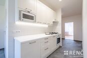Pronájem zrekonstruovaného bytu 3+1 s lodžií, 75,4 m2, na ul. Řezáčova v Brně Komíně, cena 22900 CZK / objekt / měsíc, nabízí 