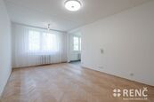 Pronájem moderně zrekonstruovaného bytu 3+1 s lodžií, 75,4 m2, na ulici Řezáčova v Brně Komíně v bl, cena 22400 CZK / objekt / měsíc, nabízí 
