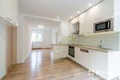 Pronájem bytu 2+kk (43,6 m2) s velkou terasou a výhledem do zahrady na ulici Pod Horkou v Brně - Bys, cena 19500 CZK / objekt / měsíc, nabízí RENČ - realitní kancelář