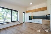 Pronájem novostavby bytu 2+kk, 52 m2 s terasou v Žebětíně, na ul. Výpadní, s možností pronájmu až 2 , cena 19900 CZK / objekt / měsíc, nabízí RENČ - realitní kancelář