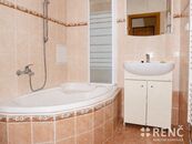 Pronájem prostorného bytu 2+kk s balkonem v bezprostřední blízkosti centra Brna na ulici Štefánikova, cena 18500 CZK / objekt / měsíc, nabízí RENČ - realitní kancelář