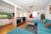 Pronájem 5+kk 186m2 Vinohrady Balbínova, terasa, balkon, 4x koupelna, 4x ložnice, výtah, cena 55000 CZK / objekt / měsíc, nabízí 