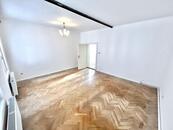 Prodej bytu 2+1, garáže, části zahrady, Brno, 47m2, cena 1 CZK / objekt, nabízí 