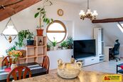 Moravský Krumlov, podkrovní byt 4+1, terasa, zahrada, dílna byt, cena 5306130 CZK / objekt, nabízí 