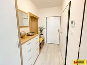 Pohořelice, pronájem novostavby luxusního bytu, OV 2+kk, 46,8m2, balkon, vlastní parkovací stání by, cena 18000 CZK / objekt / měsíc, nabízí 