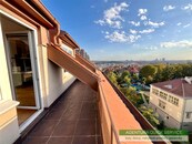 Mezonetový 5+kk (150 m2)/ terasa (13 m2), lodžie- náměstí Jiřího z Lobkovic- pronájem, cena 52000 CZK / objekt / měsíc, nabízí 