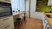 Pronájem bytu 2+1 s lodžií a sklepem 62 m2, ul. Opálkova, Brno Bystrc, cena 20500 CZK / objekt / měsíc, nabízí 