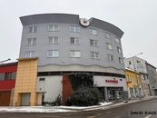 Pronájem bytu 2+kk ( 63,85 m2), s vnitřním parkovacím stáním, ul. Bubeníčkova, Brno - Židenice, cena 21000 CZK / objekt / měsíc, nabízí 