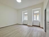 PRONÁJEM PROSTORNÉHO BYTU 2+KK, PO KOMPLETNÍ REKONSTRUKCI, ČÁSTEČNĚ ZAŘÍZENÝ - BRNO, UL. CYRILSKÁ, cena 17900 CZK / objekt / měsíc, nabízí 