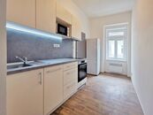 PRONÁJEM BYTU 1+1 PO KOMPLETNÍ REKONSTRUKCI, ČÁSTEČNĚ ZAŘÍZENÝ - BRNO, UL. CYRILSKÁ, cena 17900 CZK / objekt / měsíc, nabízí ACROSS HOME s.r.o.